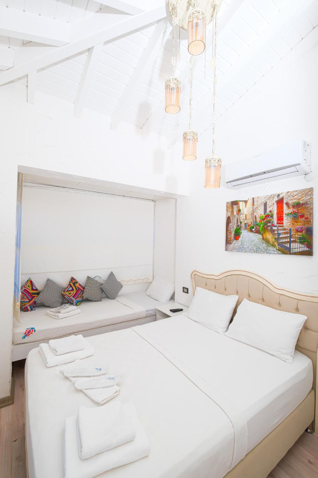 Kybele Suites Alaçatı Extérieur photo